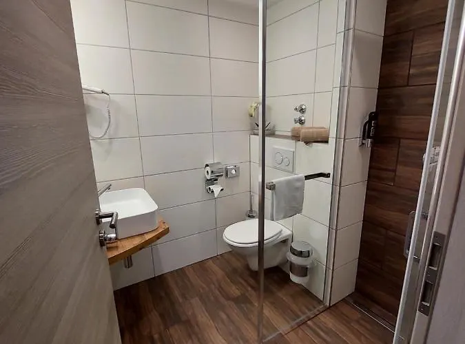 Otel Landgasthof Moersbergei Bubenreuth