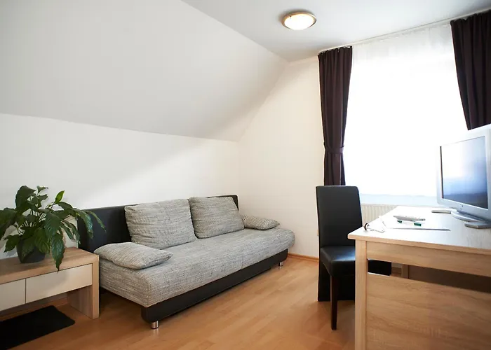 Landgasthof Moersbergei Otel Bubenreuth