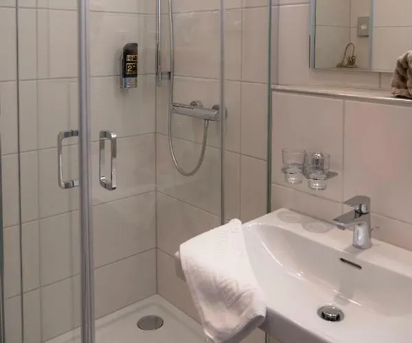 Otel Landgasthof Moersbergei